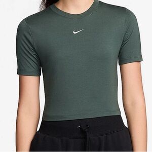 Nike Green Fitted Crop Tee Short Sleeve
